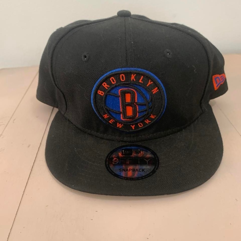 Brooklyn Nets black New Era snapback hat